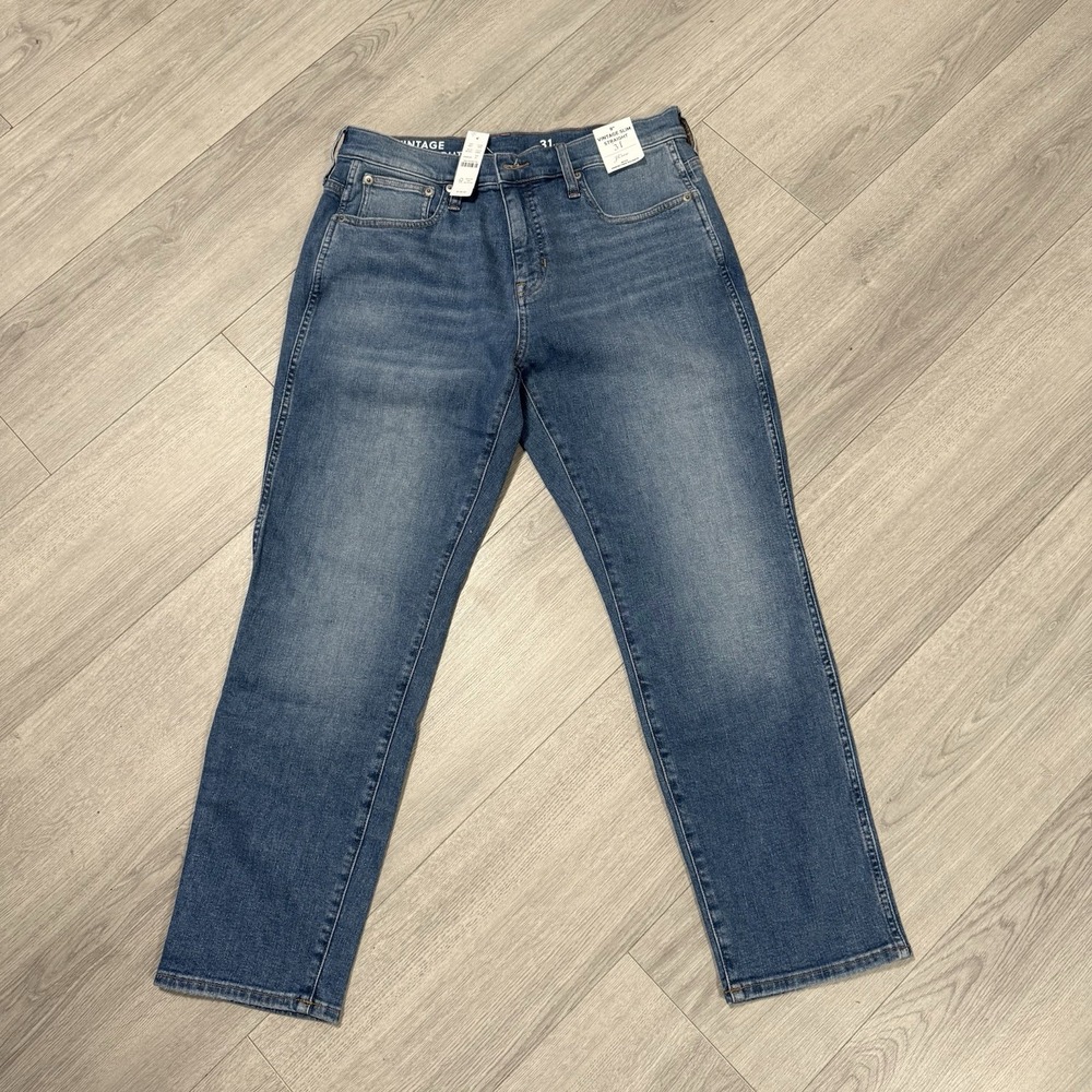 NWT J Crew Vintage Slim Straight 9" Size 31